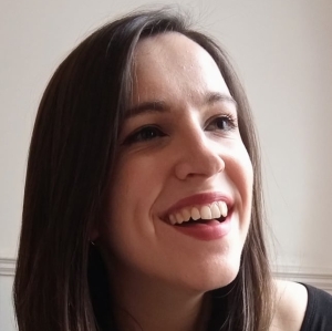 Photograph of Kirsten Beveridge against a pale background